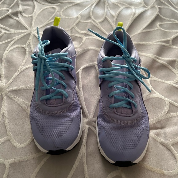 Women’s Zumba shows light purple size 9 - Picture 3 of 4